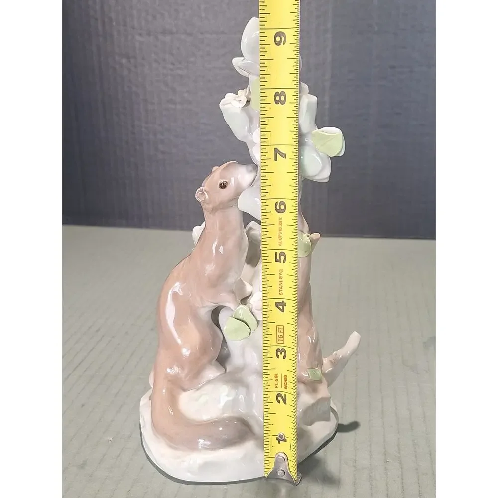 Lladro 4769 Ermine Porcelain Figurine Early Pre-DAISA 1971 Retired 1975 Spain